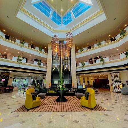 Grand Diamond Hotel Yogyakarta Maguwo Exterior photo