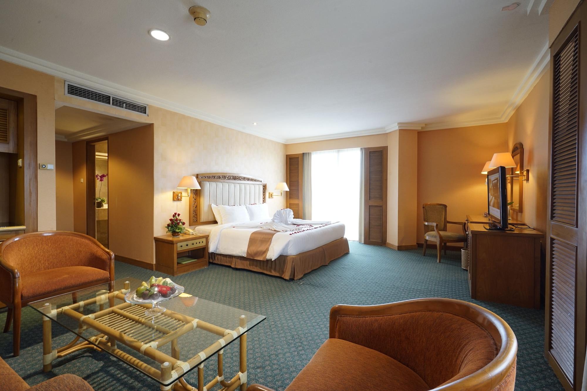 Grand Diamond Hotel Yogyakarta Maguwo Exterior photo