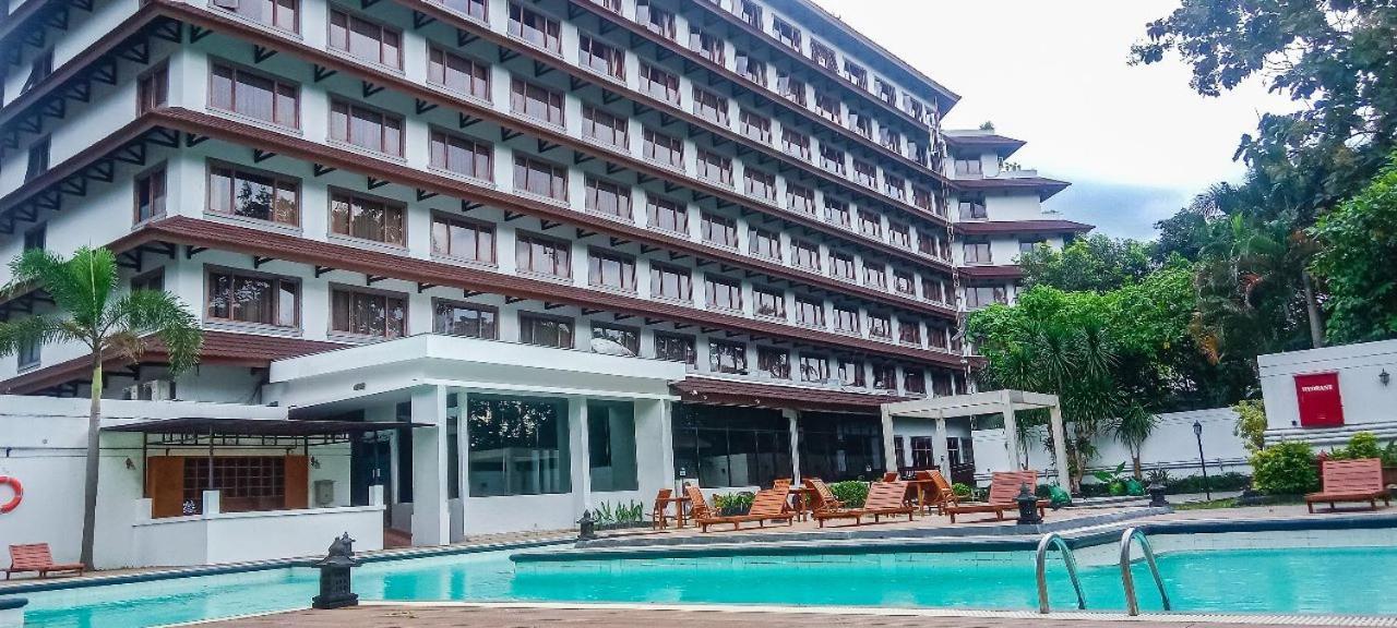 Grand Diamond Hotel Yogyakarta Maguwo Exterior photo