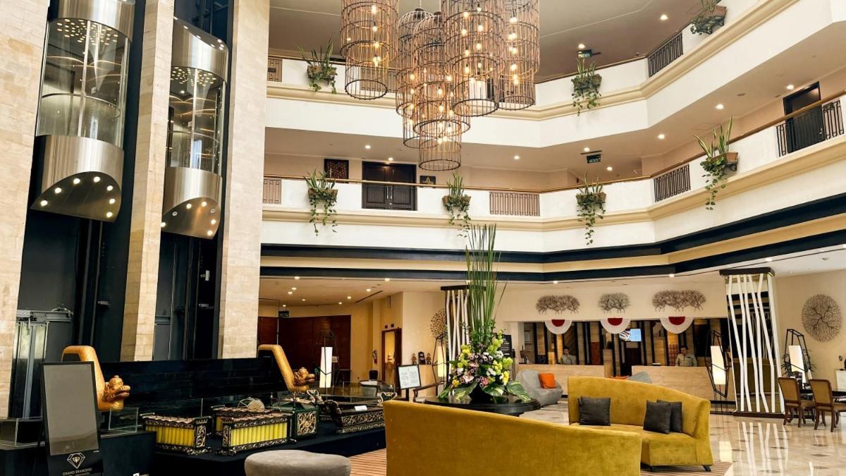 Grand Diamond Hotel Yogyakarta Maguwo Exterior photo