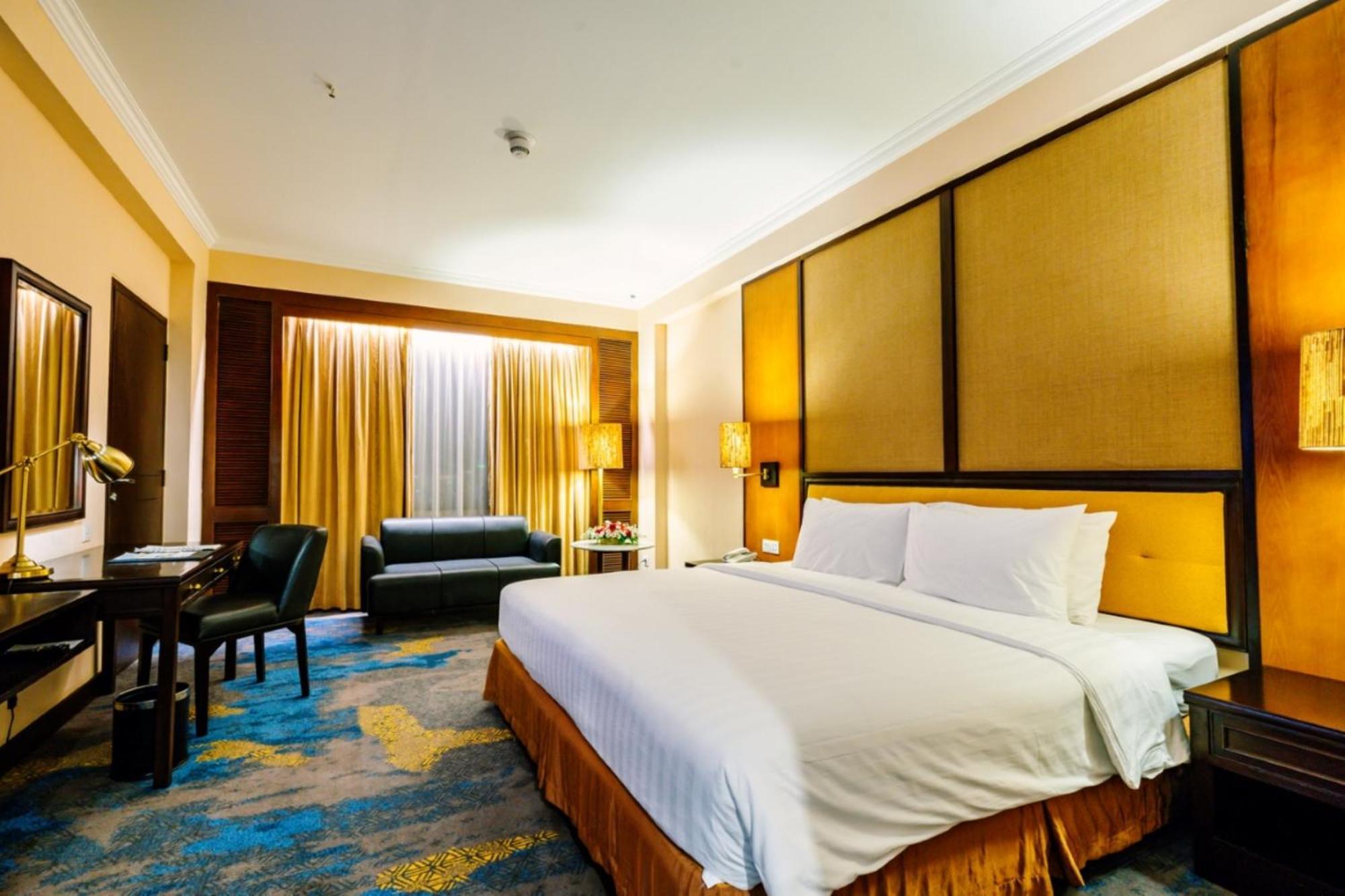 Grand Diamond Hotel Yogyakarta Maguwo Exterior photo