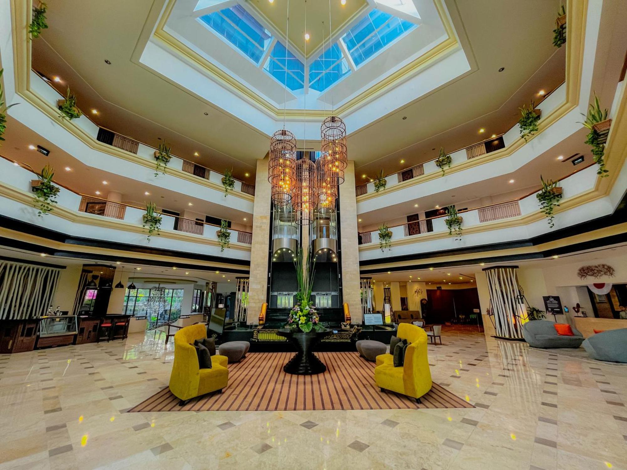 Grand Diamond Hotel Yogyakarta Maguwo Exterior photo