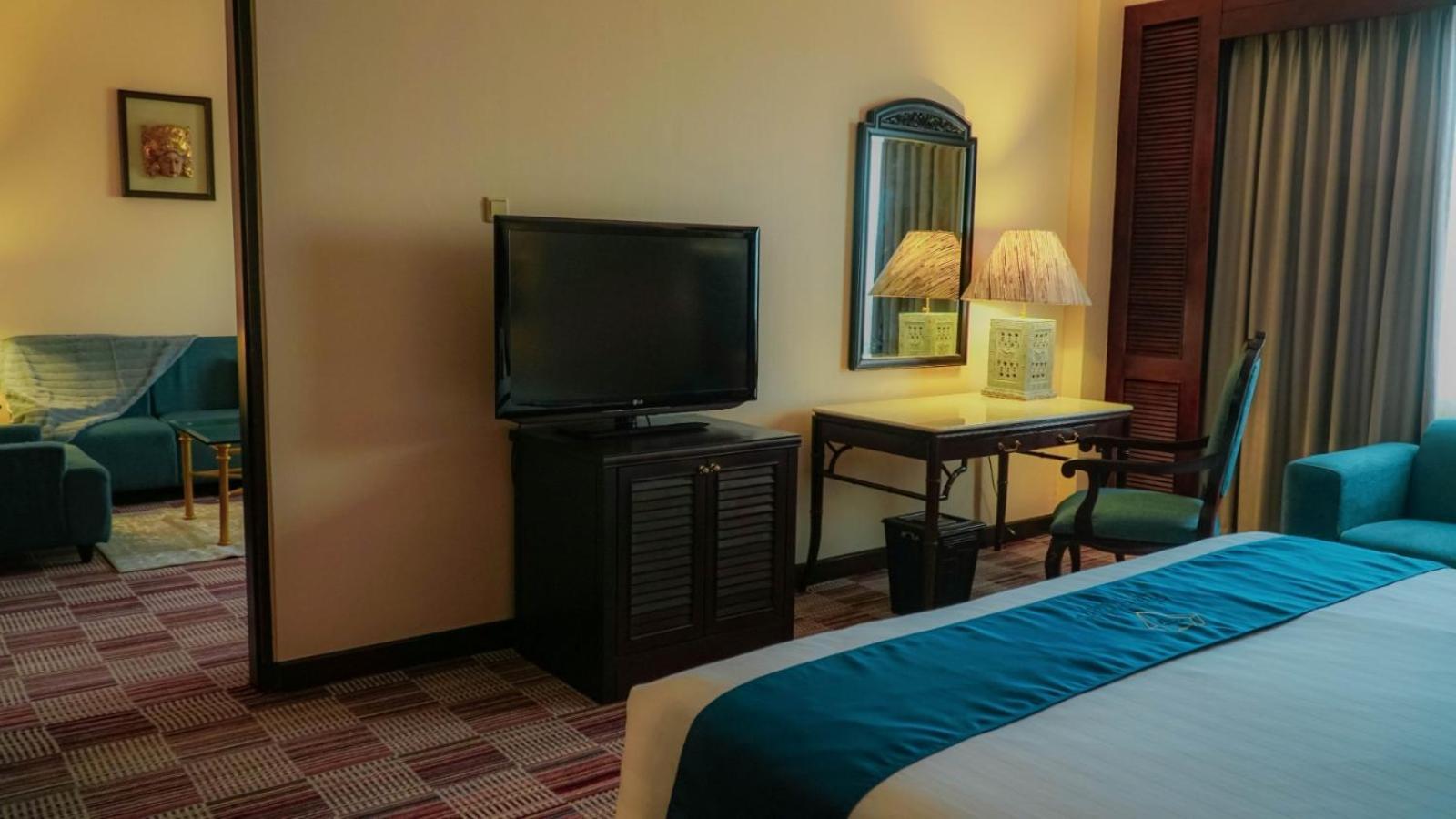 Grand Diamond Hotel Yogyakarta Maguwo Exterior photo