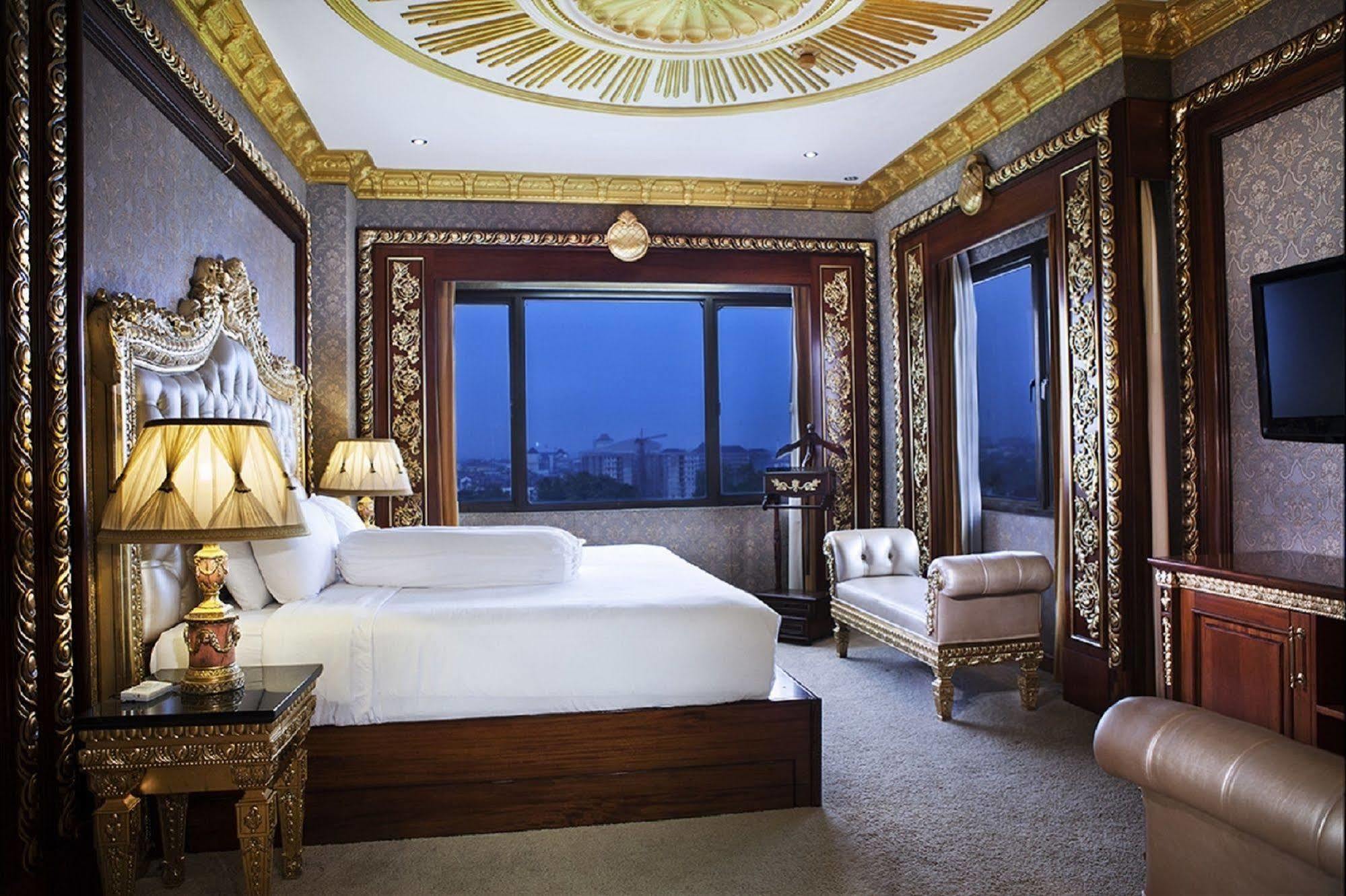 Grand Diamond Hotel Yogyakarta Maguwo Exterior photo