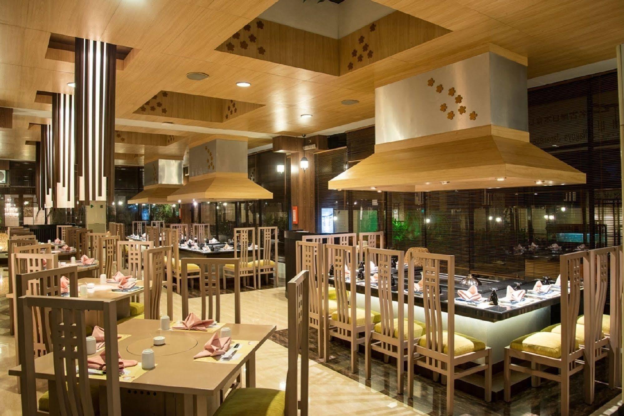 Grand Diamond Hotel Yogyakarta Maguwo Exterior photo