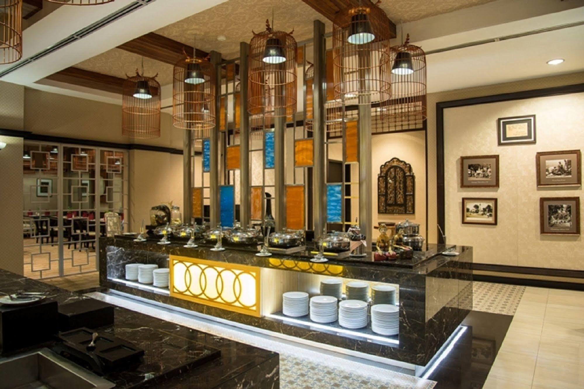 Grand Diamond Hotel Yogyakarta Maguwo Exterior photo